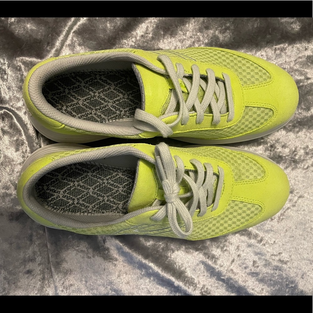 Kybun shoes. Women size 10. EU 41. Swiss made in Italy. Worn 3 times. Green